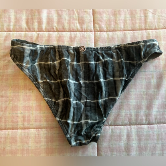 ViX Paula Hermanny Green with White Bikini bottom - Picture 5 of 8